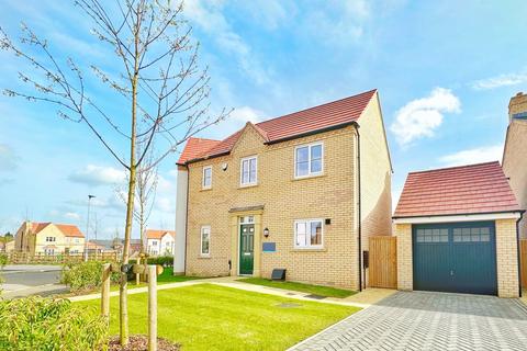 3 bedroom semi-detached house for sale, Downing Gardens, Gamlingay, Sandy, SG19
