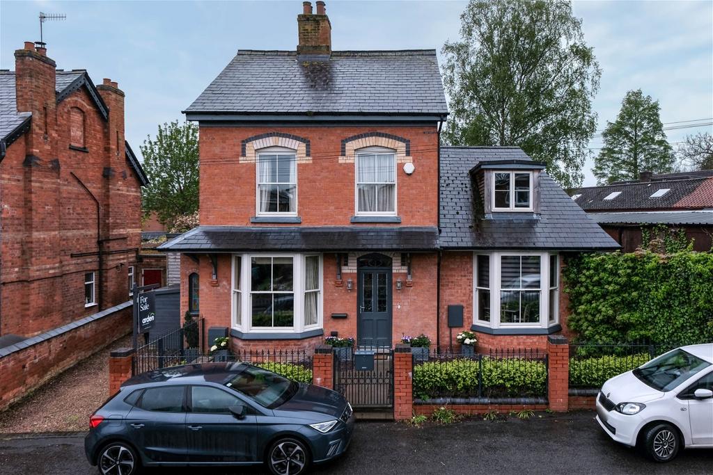 Old Station Road, Bromsgrove, B60 2AA 4 bed detached house for sale £