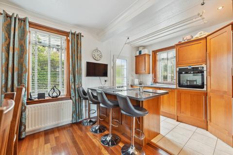 46 Randolph Drive, Clarkston, Glasgow, G76 8AW