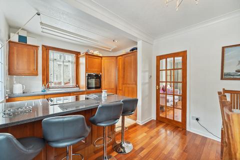 46 Randolph Drive, Clarkston, Glasgow, G76 8AW