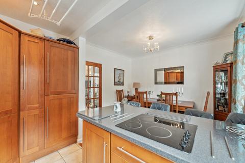 46 Randolph Drive, Clarkston, Glasgow, G76 8AW