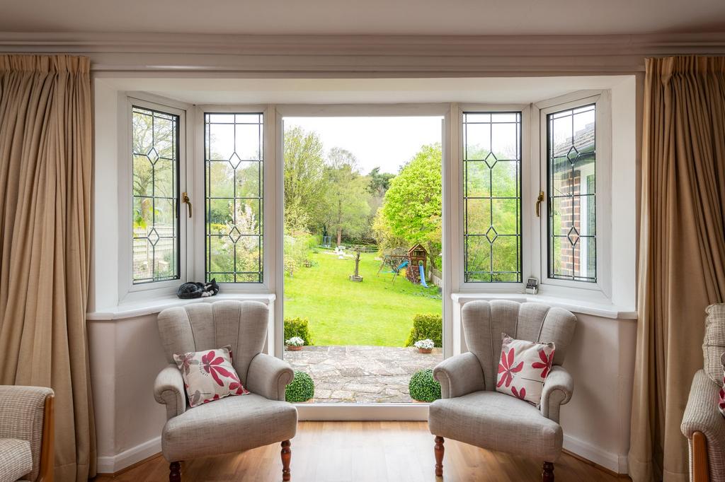 Rabies Heath Road, Bletchingley, RH1 5 bed detached house for sale £
