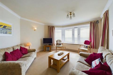 2 bedroom flat for sale, West Parade, Worthing, BN11