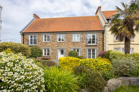 2 bedroom flat for sale, Rue Cohu, Castel, Guernsey