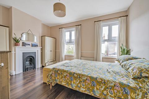 17 Faversham Road, Beckenham, BR3 3PN