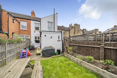 17 Faversham Road, Beckenham, BR3 3PN