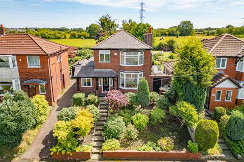 3 bedroom detached house for sale, Ringley Road West, Manchester M26