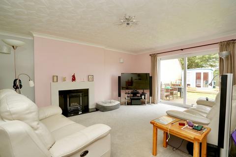 3 bedroom detached bungalow for sale, Canmore Close, Sawtry, Cambridgeshire.