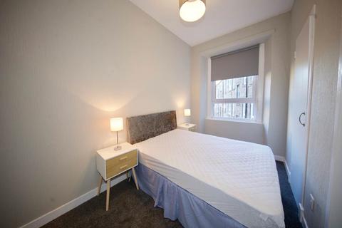 2 bedroom flat to rent, Albert Street , ,