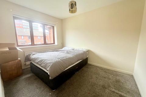 3 bedroom semi-detached house to rent, Sage Close, Hanley ST1