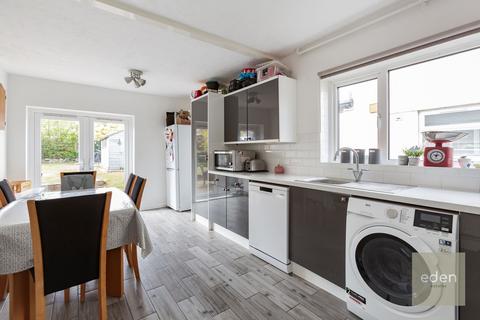 2 bedroom semi-detached house for sale, Cambridge Crescent, Maidstone, ME15