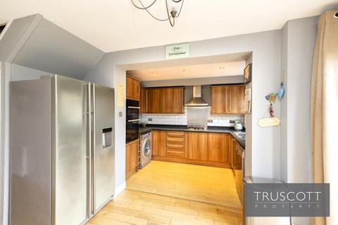 113 Buckstone Crescent, Edinburgh, EH10 6TR