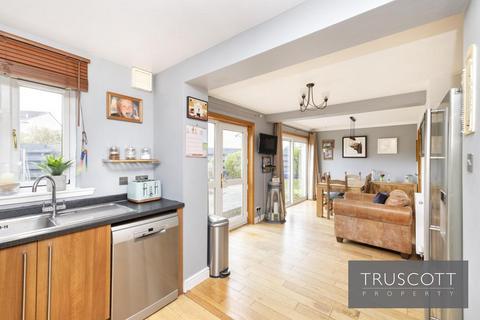 113 Buckstone Crescent, Edinburgh, EH10 6TR