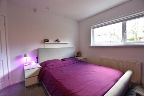 10 Derwent Drive, Shaw, Oldham, OL2 7XT