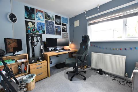 10 Derwent Drive, Shaw, Oldham, OL2 7XT