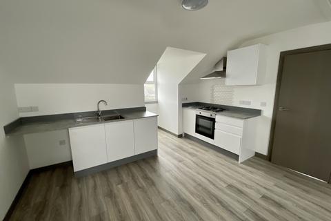 2 bedroom flat to rent, Overcliffe, Gravesend DA11