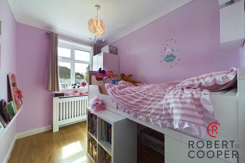 2 Morley Crescent, Ruislip, HA4 9EJ