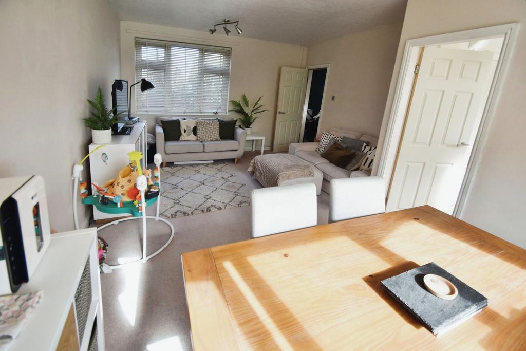 Lounge-Dining Room