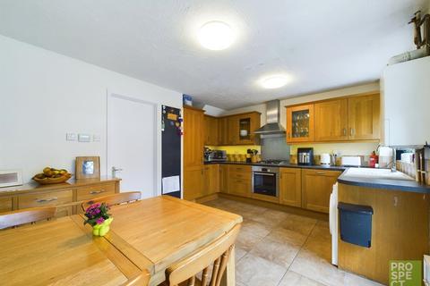 3 bedroom end of terrace house for sale, Shakespeare Way, Warfield, Berkshire, RG42