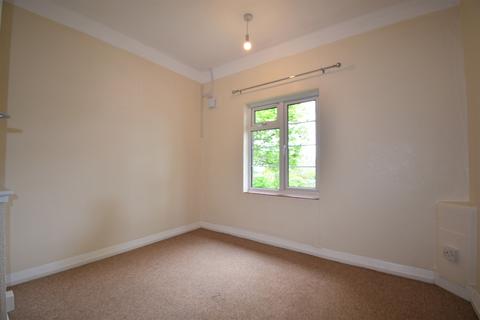 2 bedroom flat to rent, Inchmery Road London SE6