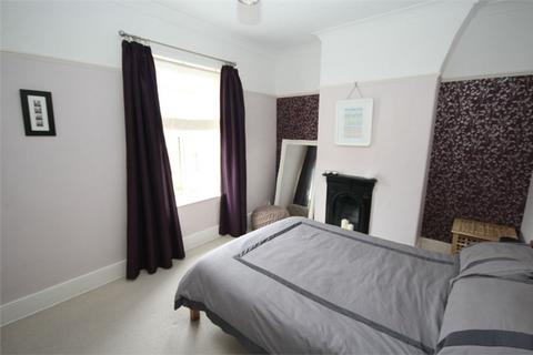 2 bedroom terraced house to rent, Hawthorne Road, Stockton Heath, WA4