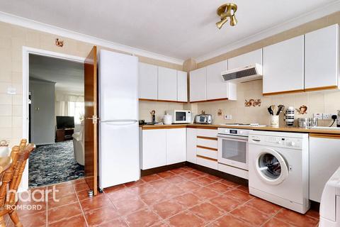 217a Dagenham Road, Romford, RM7 0TL