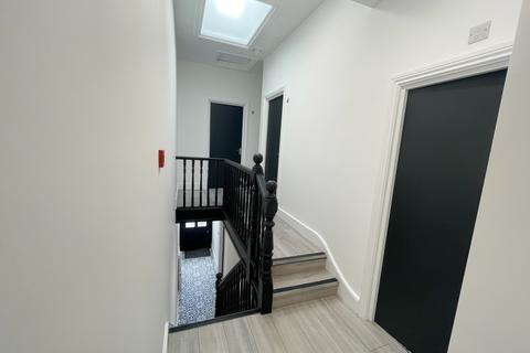6 bedroom terraced house to rent, Higham Road, London N17