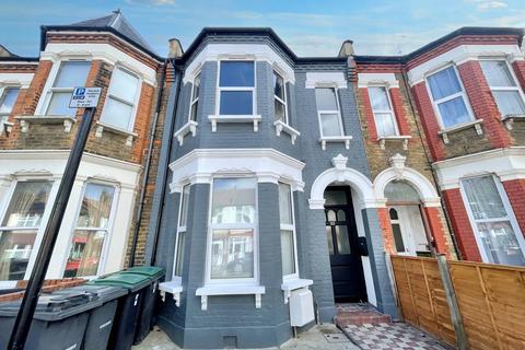6 bedroom house share to rent, Higham Road, London N17
