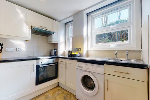 2 bedroom flat to rent, Chiswick Road, London W4