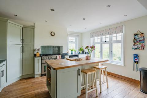 4 bedroom detached house for sale, Old Tiverton Road, Crediton, EX17