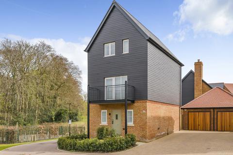 4 bedroom detached house for sale, Evergreen Way, High Wycombe