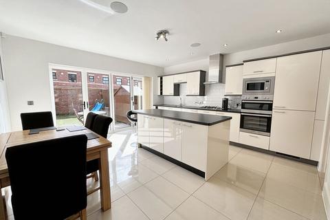 4 bedroom terraced house for sale, Worsley, Manchester M28
