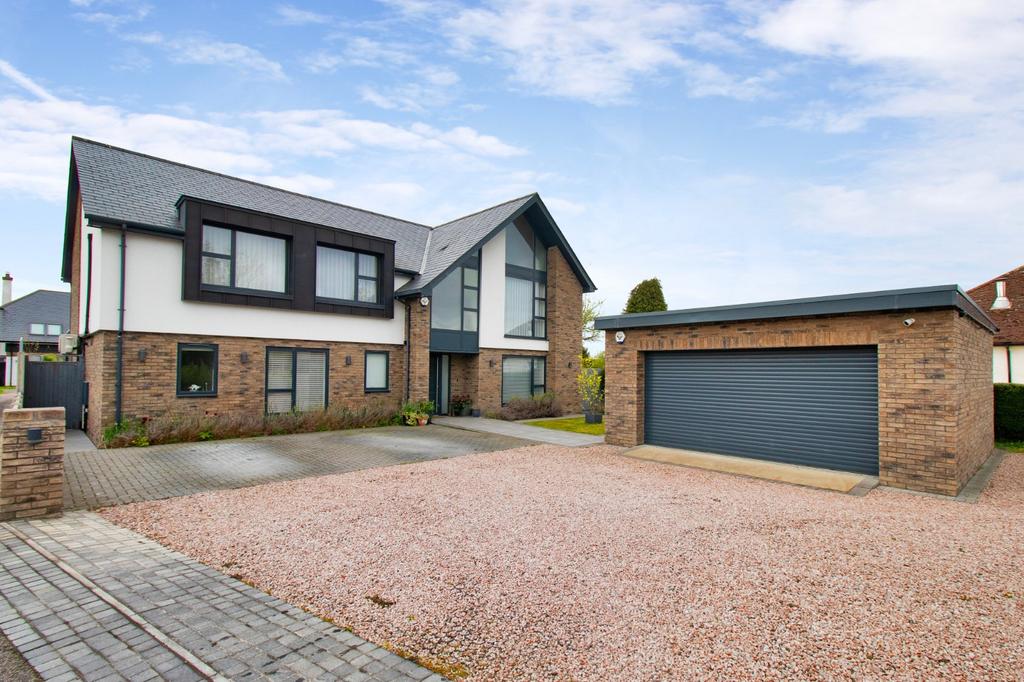 Ash Road, Hartley, Longfield, Kent, DA3 5 bed detached house £1,100,000