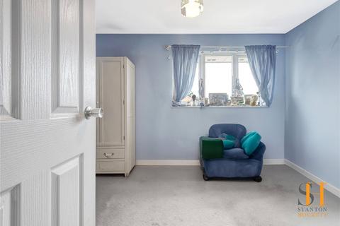 1 Camellia Close, Romford, RM3 0XW