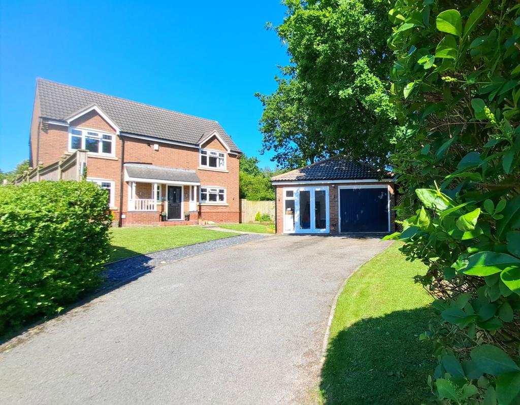 Whiston Close, Winsford, CW7 4 bed detached house for sale £400,000