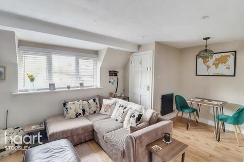 2 bedroom maisonette for sale, East Street, Lilley Hertfordshire