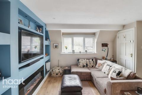 2 bedroom maisonette for sale, East Street, Lilley Hertfordshire