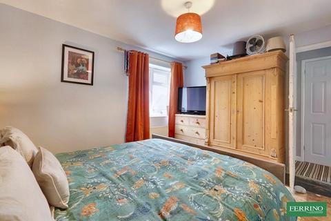 16 Kingsmead, Newnham, GL14 1AN