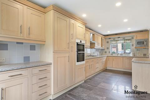 3 Chevely Close, Coopersale, Epping, CM16 7RL