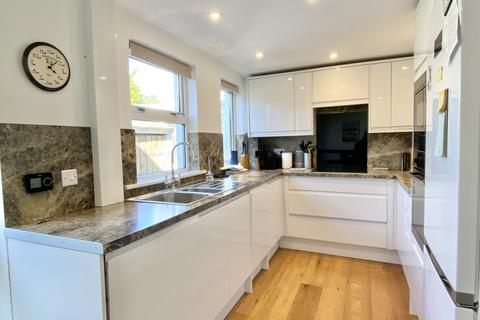 9 Glebe Row, Phillack, Hayle, TR27 5AJ