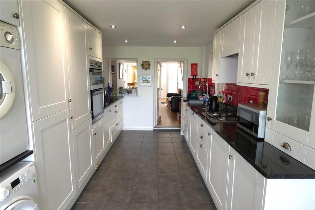 Kitchen /