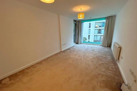 1 bedroom apartment for sale, Signal Building, Station Approach, Hayes, UB3 4FG