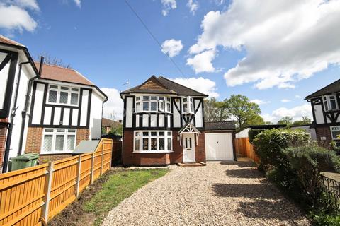 4 bedroom detached house to rent, Ely Close, New Malden