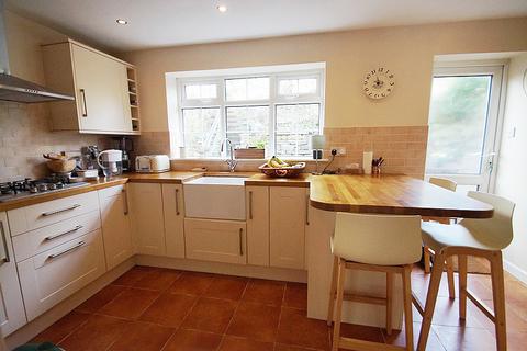 5 bedroom cottage for sale, Chew Valley Road, Greenfield OL3