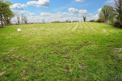 Land for sale, Tir / Land off the road leading from Bontnewydd to Rhostryfan