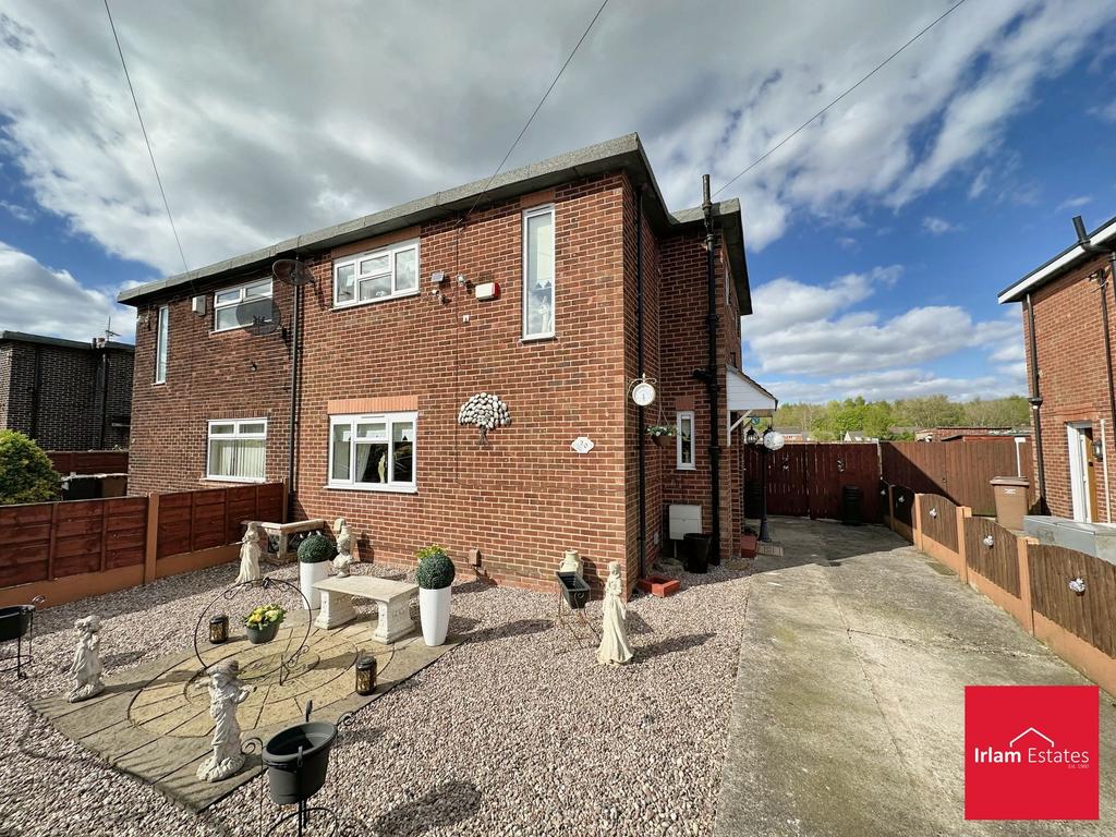 Buckingham Road, Cadishead, M44 3 bed semidetached house for sale £