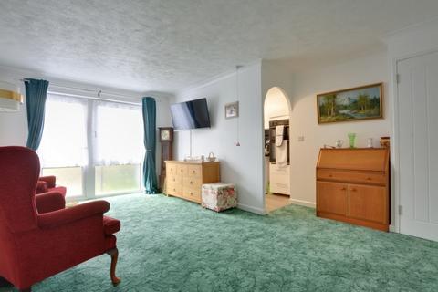 1 bedroom retirement property for sale, Oak Road, Southgate, RH11