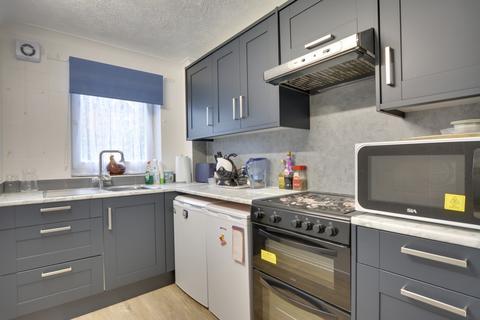 2 bedroom retirement property for sale, Oak Road, Southgate, RH11