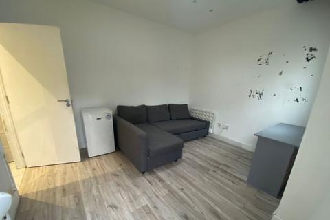 1 bedroom flat for sale, Flat 2, Rear of 254B Chingford Mount Road, Waltham Forest, London, E4 8JL