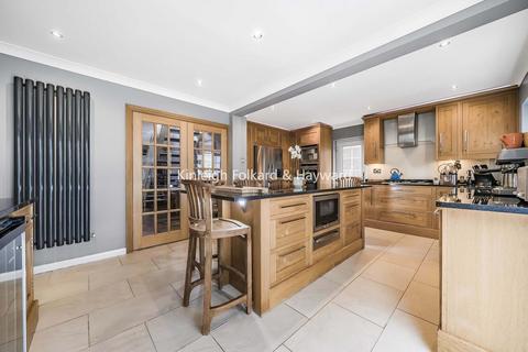 3 Copperfield Way, Chislehurst, BR7 6RY
